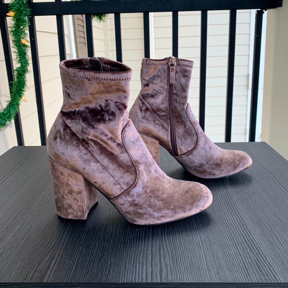 Steve Madden Suede Boots